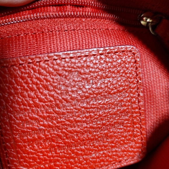 Coach Crossbody Handbag .....Gently Used....Excellent Condition - Picture 10 of 10